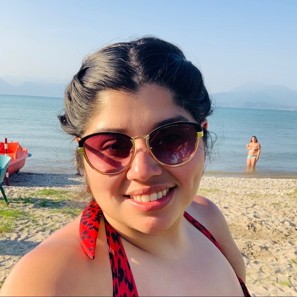 Meet your Posher, Veronica